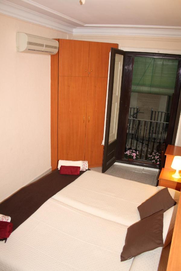 Pension Colmenero Barcelona Ruang foto