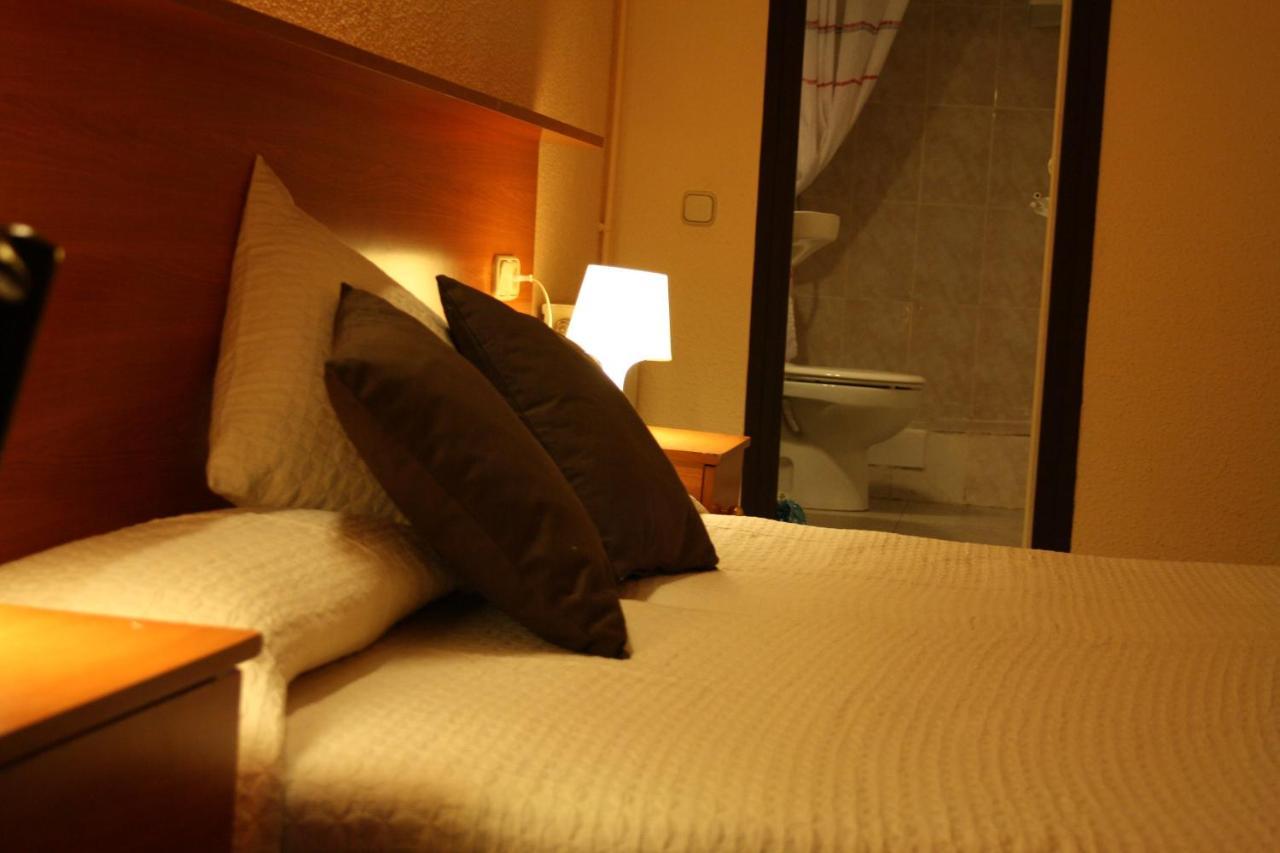 Pension Colmenero Barcelona Ruang foto